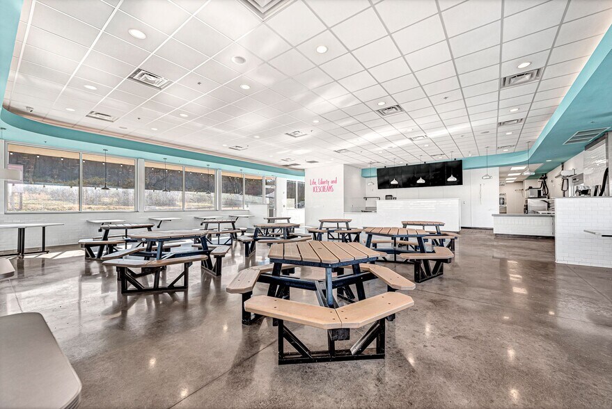 More Photos Of 4280 W Martin Luther King Blvd, Fayetteville Restaurant For Sale