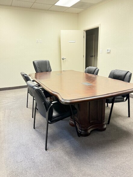 More Photos Of 4651 Quail Lakes Dr, Stockton Office For Lease