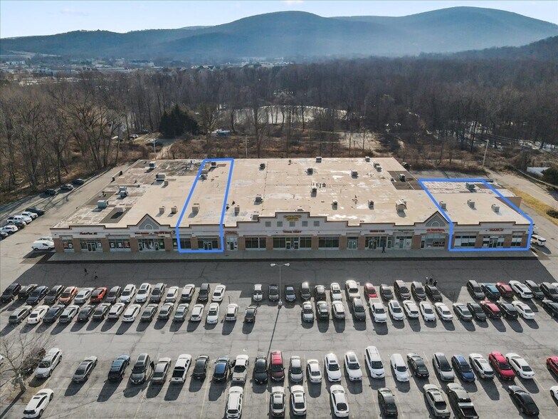 More Photos Of 986 Main St, Fishkill General Retail For Lease