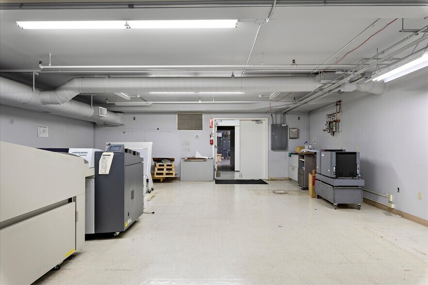 More Photos Of 21021 66th Ave W, Lynnwood Manufacturing For Sale
