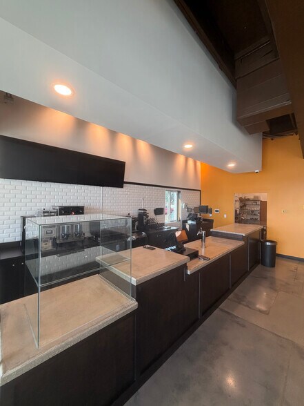 More Photos Of 19580 Cochran Blvd, Port Charlotte Freestanding For Lease