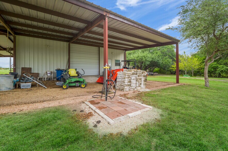 More Photos Of 8210 E FM 1518 N, Schertz Industrial For Sale