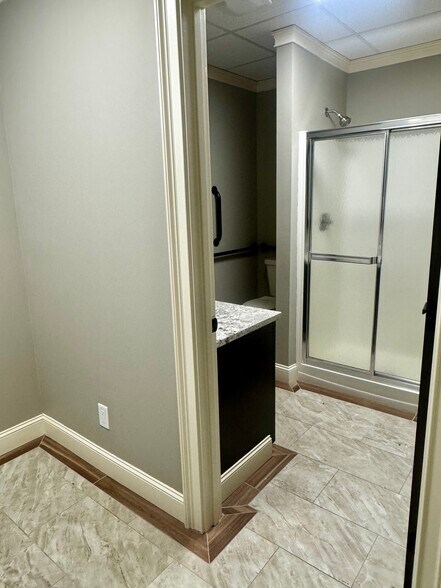 More Photos Of 6021 Wilkinson Blvd, Belmont Office Residential For Lease