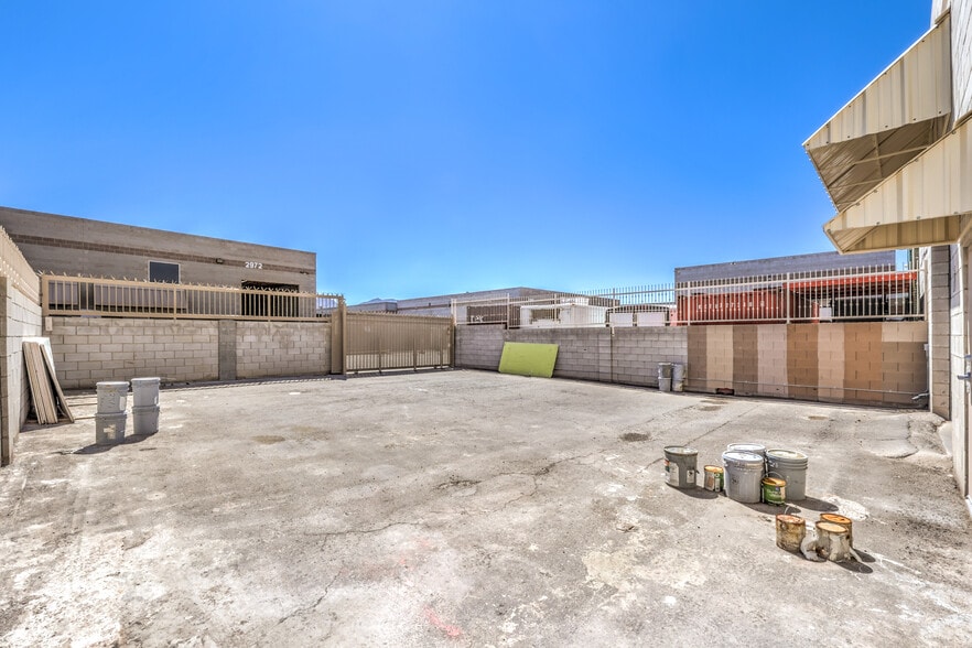 More Photos Of 2984 Marco St, Las Vegas Light Manufacturing For Sale
