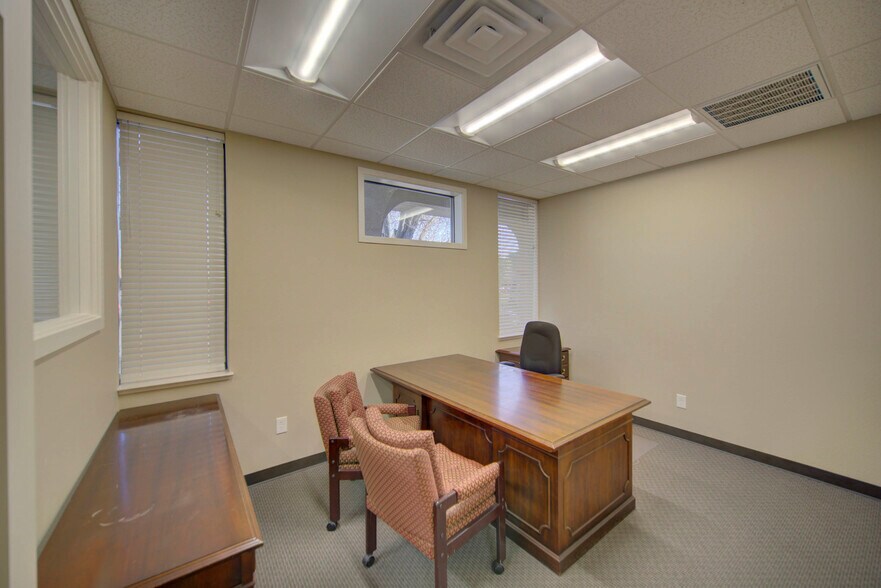 More Photos Of 437 Century Park Dr, Yuba City Office Residential For Lease