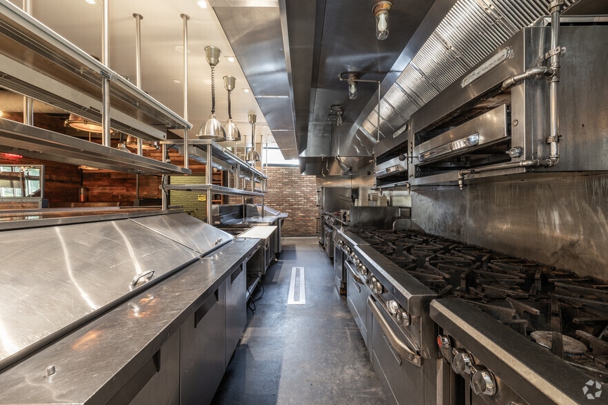 More Photos Of 140 Main St, North Easton Restaurant For Lease