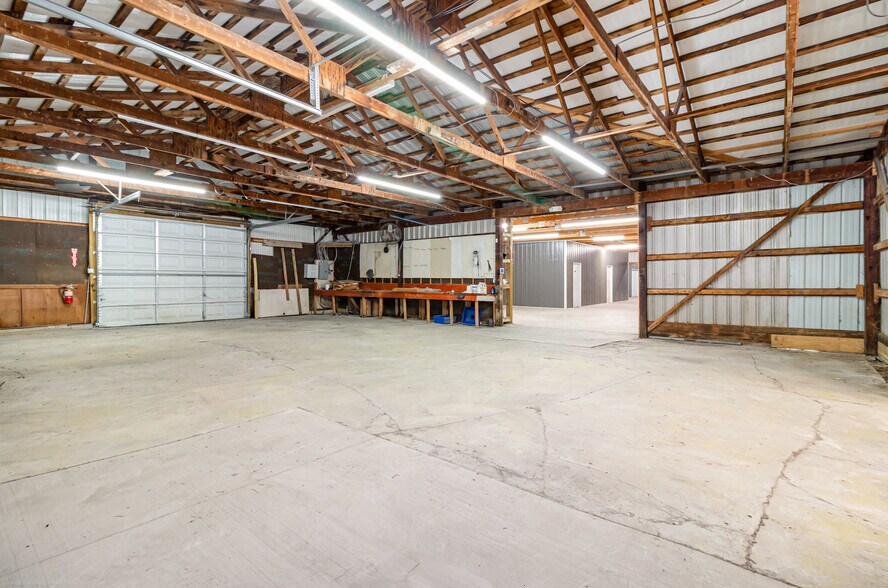 More Photos Of 8285 Tri County Hwy, Sardinia Flex For Sale