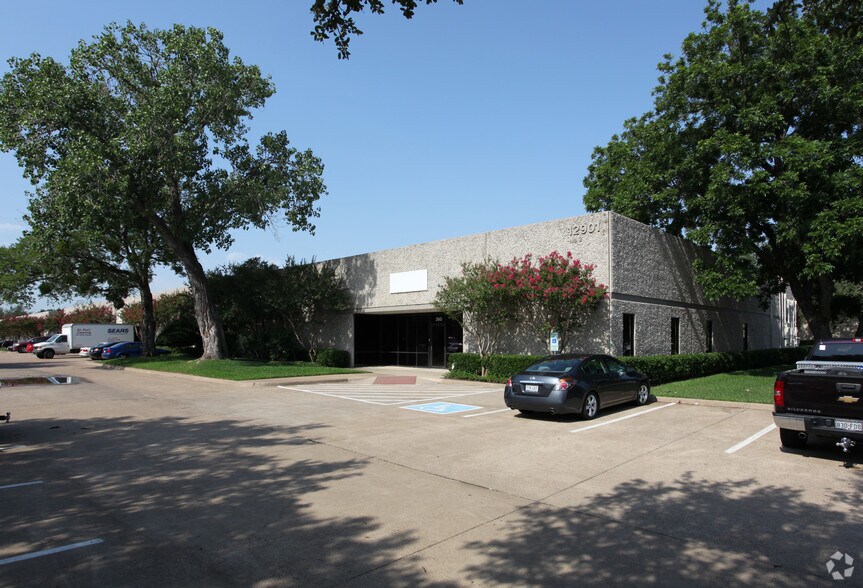 More Photos Of 12901 Nicholson Rd, Dallas Light Manufacturing For Lease