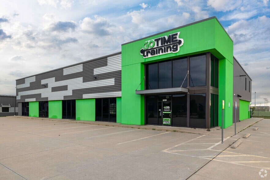Primary Photo Of 11010 E 28th St N, Wichita Sports And Entertainment For Sale