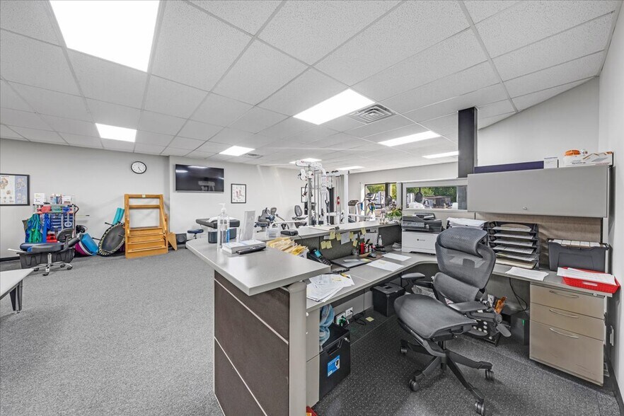 More Photos Of 421 N Broadway, Portland Medical For Sale