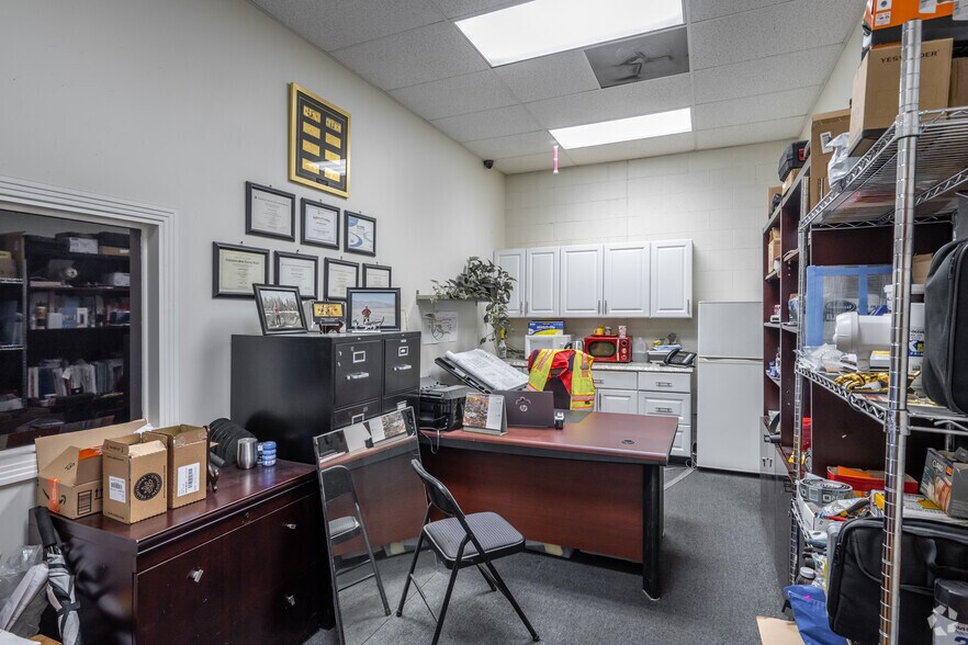 More Photos Of 767 E 14th Pl, Los Angeles Warehouse For Sale