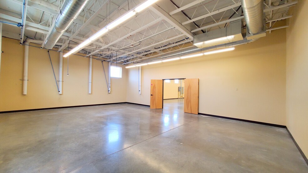 More Photos Of 3875 N Schreiber Way, Coeur d'Alene Warehouse For Sale