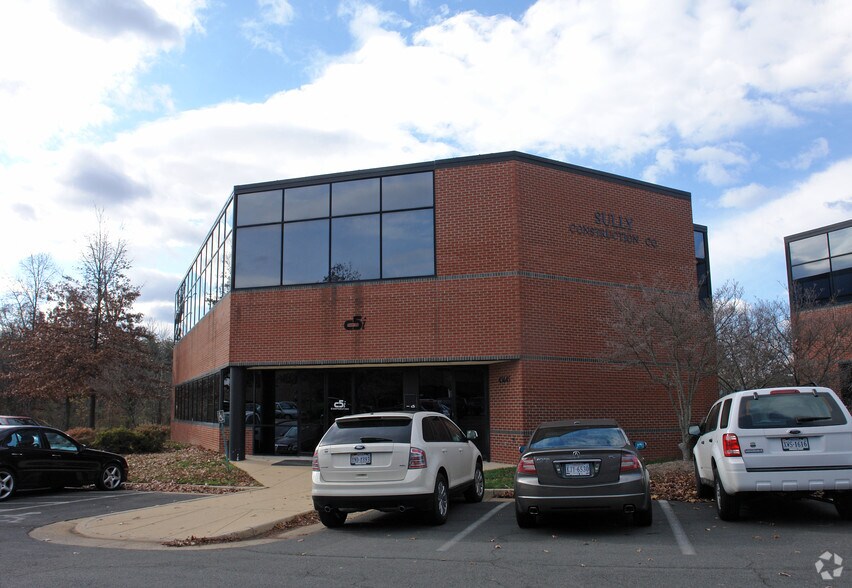 More Photos Of 45645 Willow Pond Plz, Sterling Office For Sale