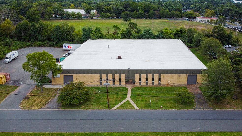 More Photos Of 39 Progress St, Edison Warehouse For Sale