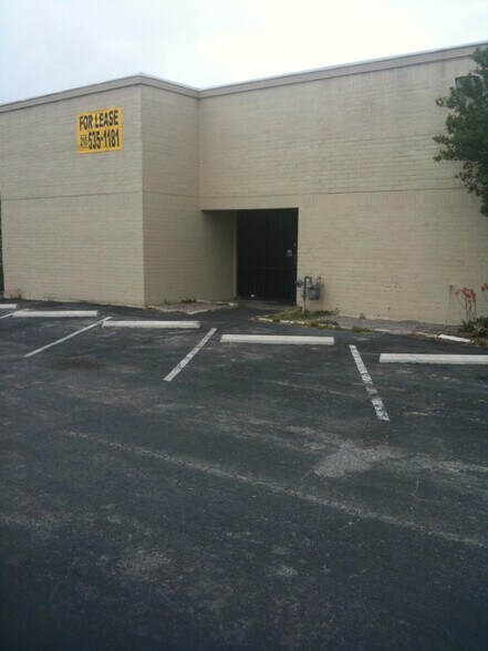 More Photos Of 4731-4733 Whirlwind St, San Antonio Warehouse For Lease
