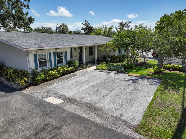 More Photos Of 2300 W Bay Dr, Largo Office Residential For Lease