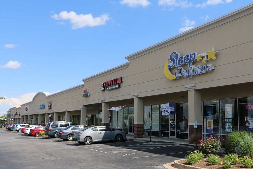 More Photos Of 130 W Tiverton Way, Lexington Unknown For Lease