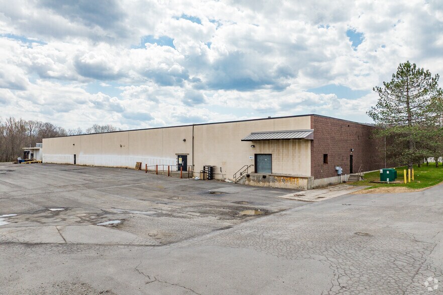 More Photos Of 102 Utica St, Hamilton General Retail For Sale