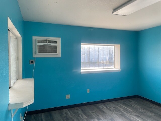 More Photos Of 307 NW 5th St, Pryor Industrial For Sale