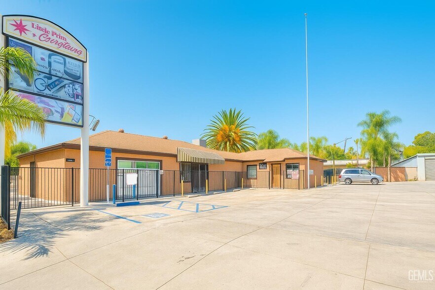 Primary Photo Of 306-308 Roberts Ln, Bakersfield Storefront Retail Residential For Sale