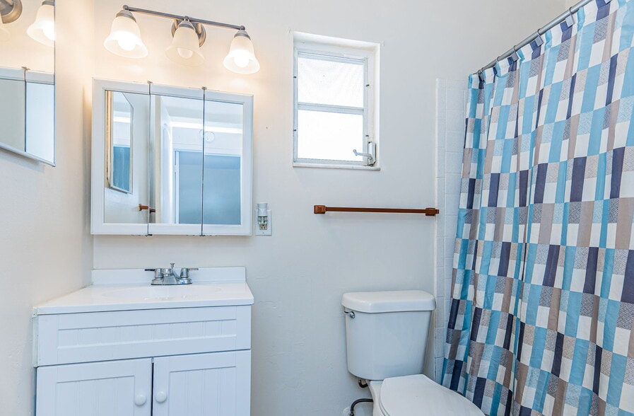 More Photos Of 3025 54th St S, Gulfport Apartments For Sale