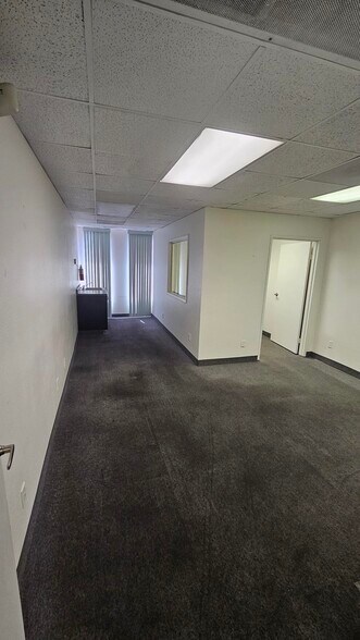 More Photos Of 3160 S Valley View Blvd, Las Vegas Medical For Lease