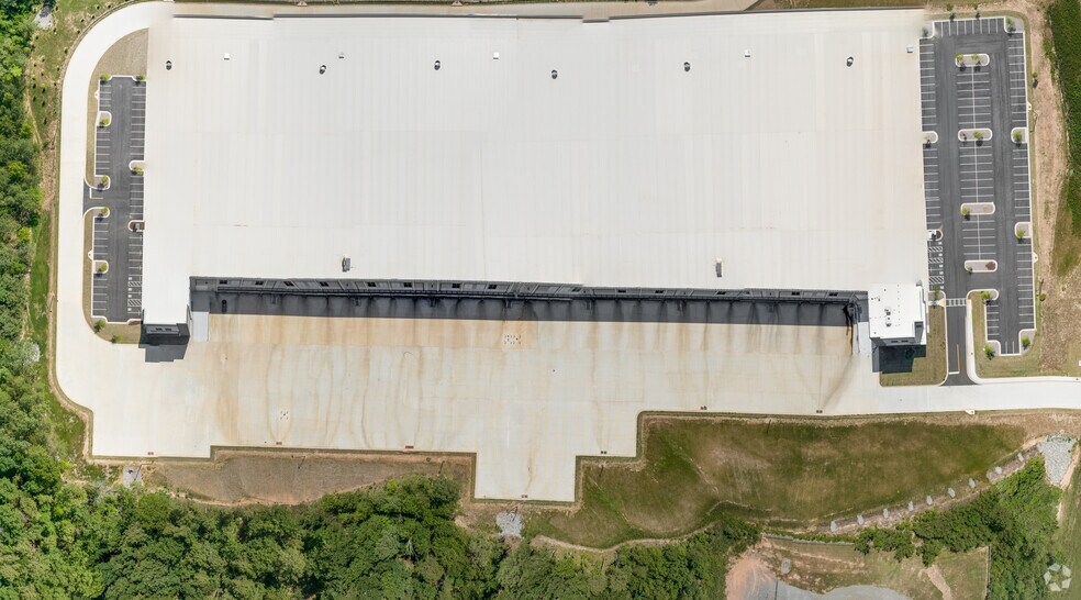 More Photos Of 151 Logistics Pky NE, White Distribution For Lease