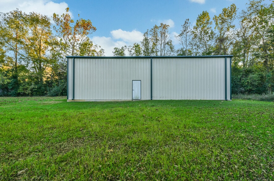More Photos Of 1609 Lakeland Dr, Liberty Self Storage For Sale