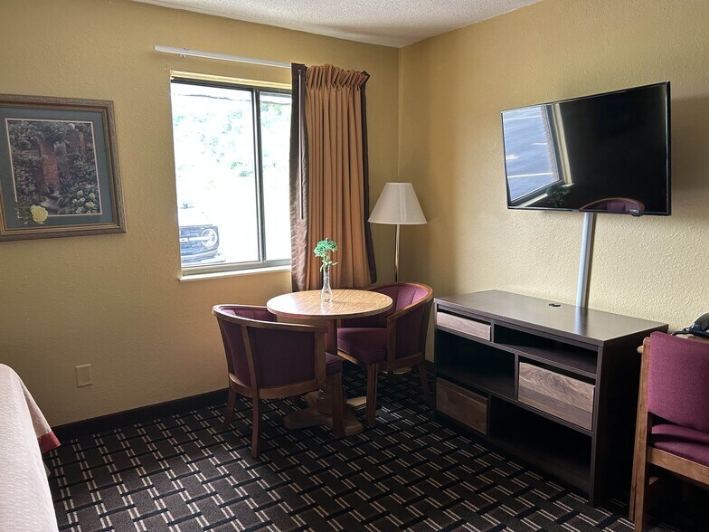 More Photos Of 299 Adena Dr, Newcomerstown Hotel For Sale