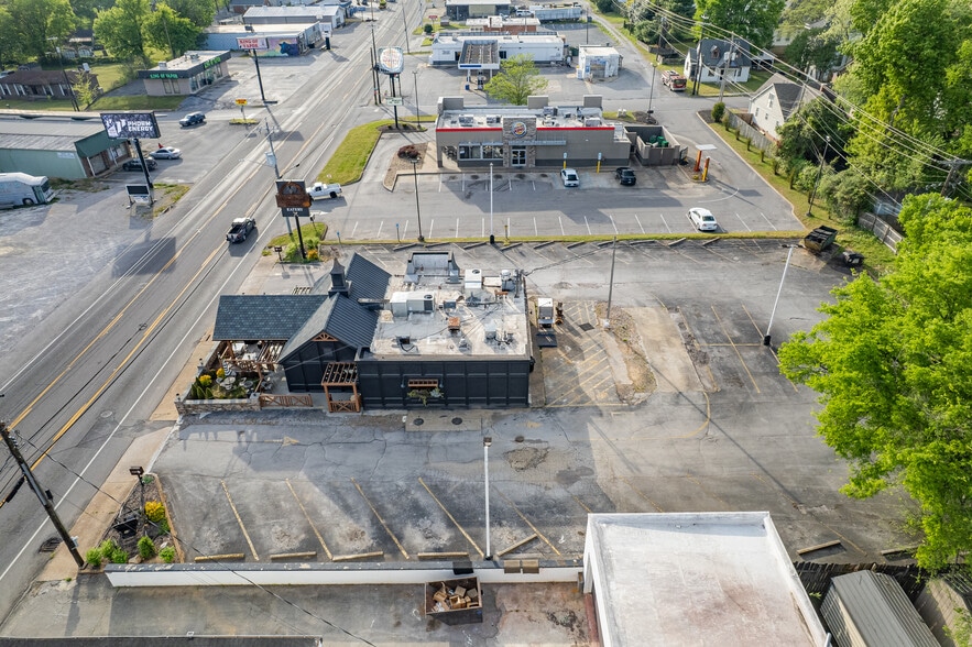 More Photos Of 320 W College St, Pulaski Fast Food For Sale