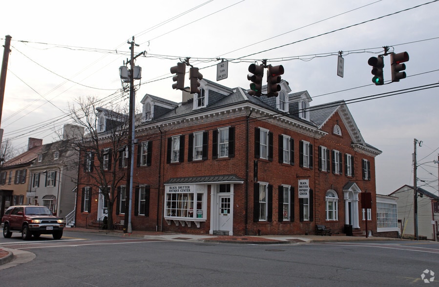 Primary Photo Of 1 Loudoun St SW, Leesburg Office For Lease