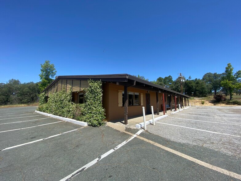 Primary Photo Of 4400 State Hwy 49 hwy, Pilot Hill Restaurant For Lease