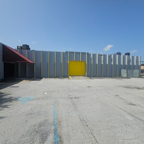 More Photos Of 3420 NW 7th St, Miami Light Distribution For Lease