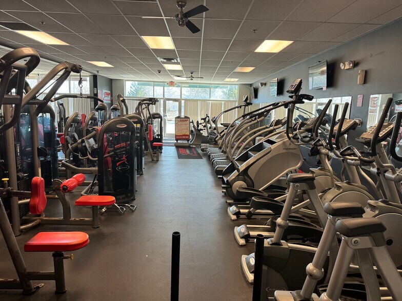 More Photos Of 7221 State Park Rd, Fox Lake Unknown For Lease