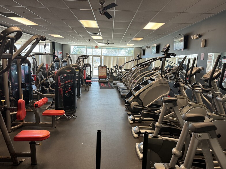 More Photos Of 7221 State Park Rd, Fox Lake Unknown For Lease