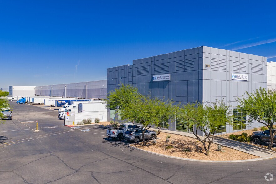 More Photos Of 6825 W Buckeye Rd, Phoenix Distribution For Lease