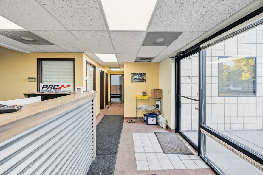 More Photos Of 10855 Irma Dr, Northglenn Warehouse For Sale