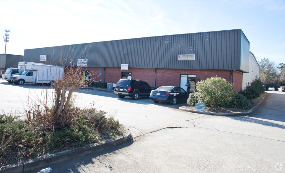 More Photos Of 205-211 Mcdonough Pky, McDonough Unknown For Lease