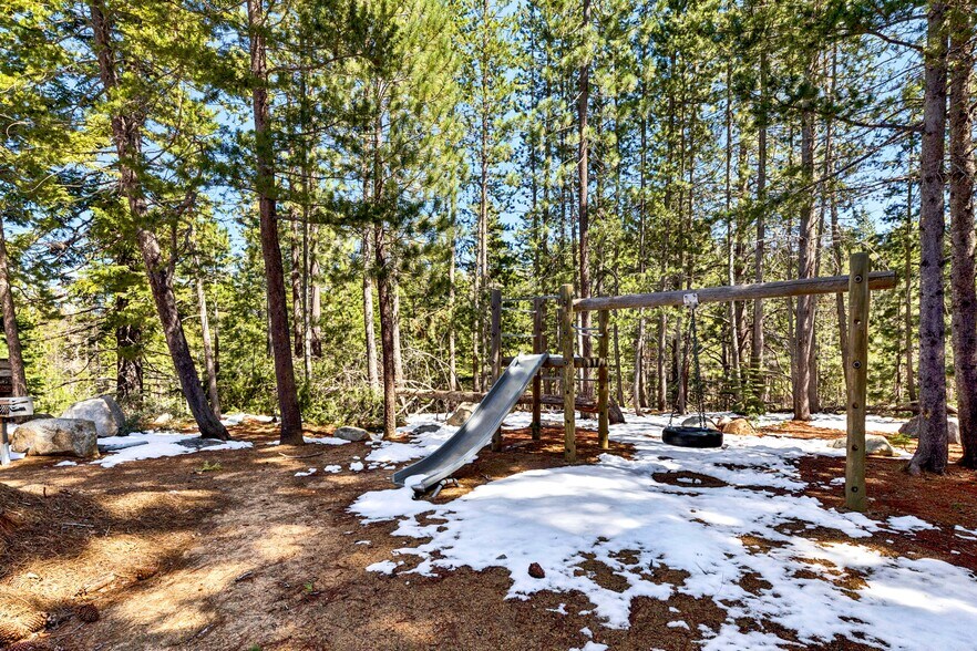 More Photos Of 804 Hwy 50, South Lake Tahoe Lodge Meeting Hall For Sale