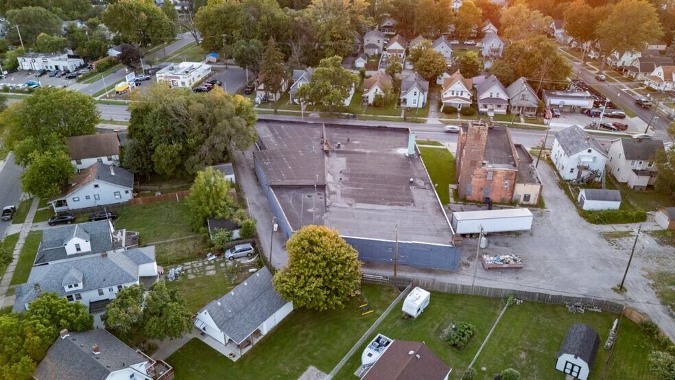 More Photos Of 223 Fearing Blvd, Toledo Freestanding For Lease