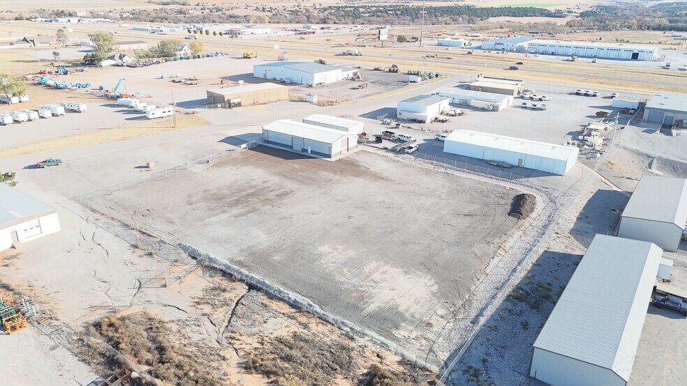 More Photos Of 207 N Loomis Rd, Weatherford Industrial For Sale