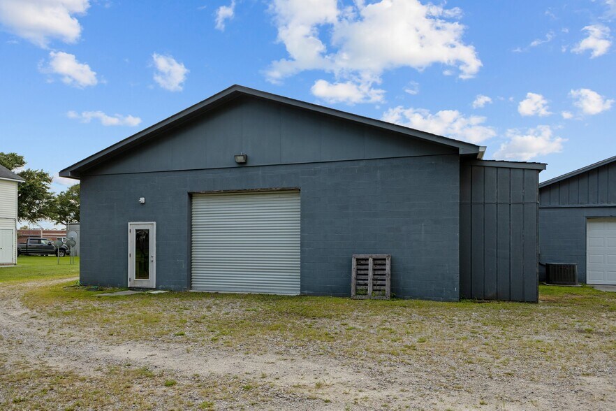 More Photos Of 1622-B Live Oak St, Beaufort Freestanding For Sale