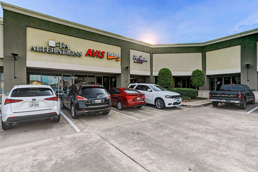 More Photos Of 100-110 W Bay Area Blvd, Webster Unknown For Sale