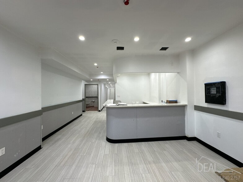 More Photos Of 332A 9th St, Brooklyn Office Residential For Lease