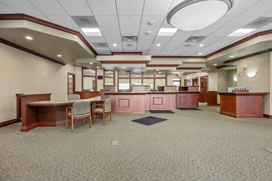 More Photos Of 3414 Mount Vernon Rd SE, Cedar Rapids Office For Sale