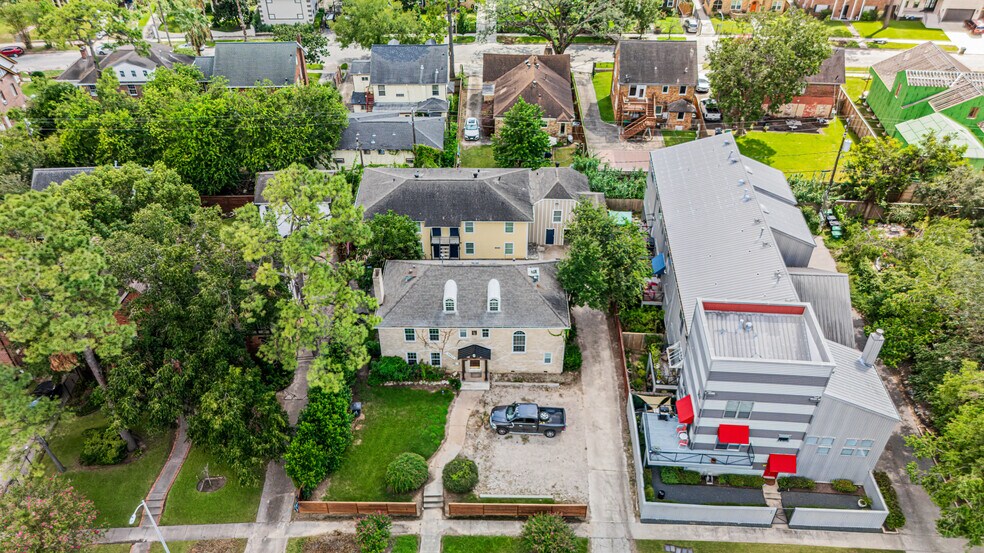 More Photos Of 2512 Calumet St, Houston Apartments For Sale