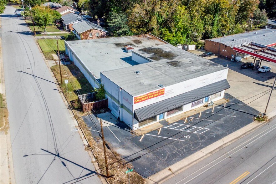 More Photos Of 778 Westover Dr, Danville Showroom For Sale