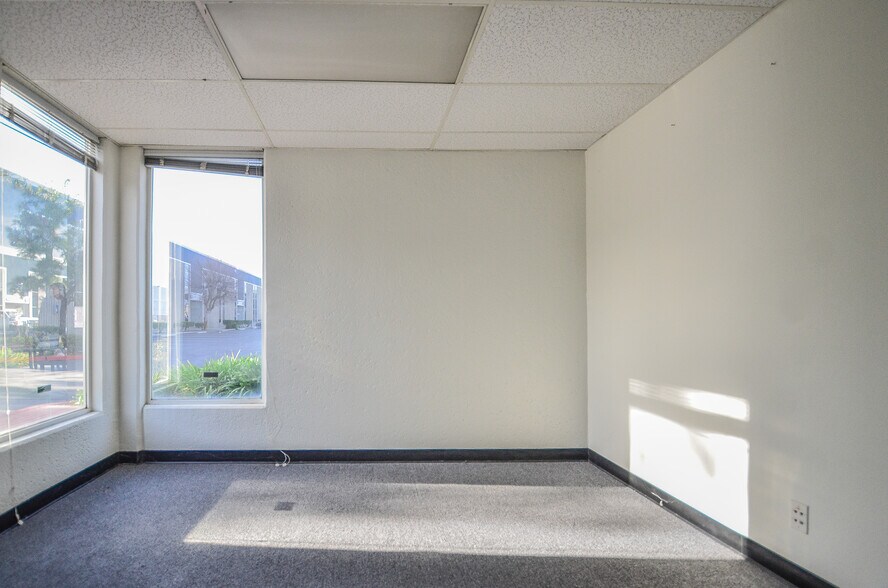 More Photos Of 1800 E Garry Ave, Santa Ana Office For Sale