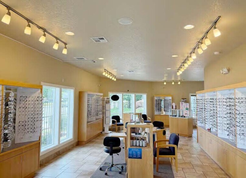 More Photos Of 22640 SE Stark St, Gresham Medical For Lease