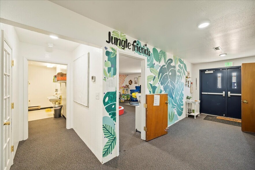 More Photos Of 522 N 9th Ave, Caldwell Daycare Center For Sale